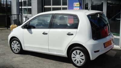 Volkswagen-up!-2