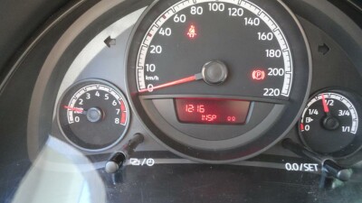 Volkswagen-up!-4