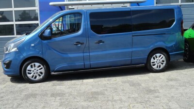 Opel-Vivaro-1