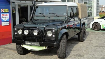 Land Rover-Defender-0