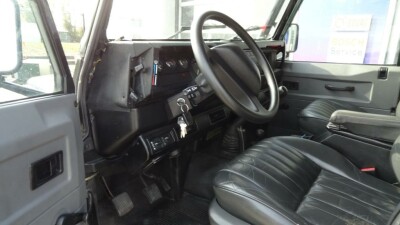 Land Rover-Defender-3