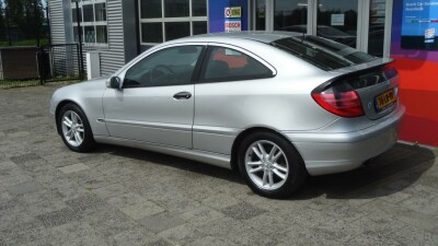Mercedes-Benz-C-Klasse-2